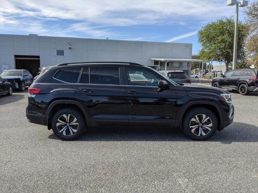 2025 Volkswagen Atlas 2.0T SE