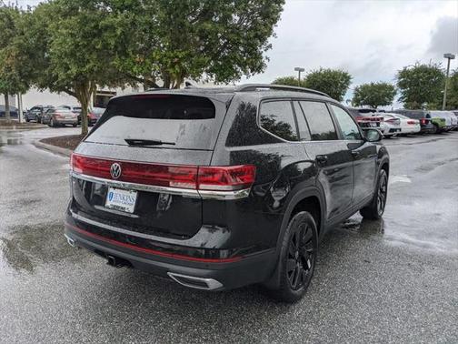 2025 Volkswagen Atlas 2.0T SE w/Technology