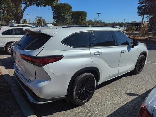 2023 Toyota Highlander XSE