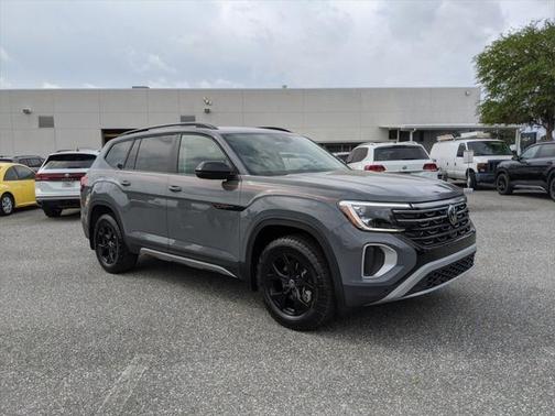 2025 Volkswagen Atlas 2.0T Peak Edition