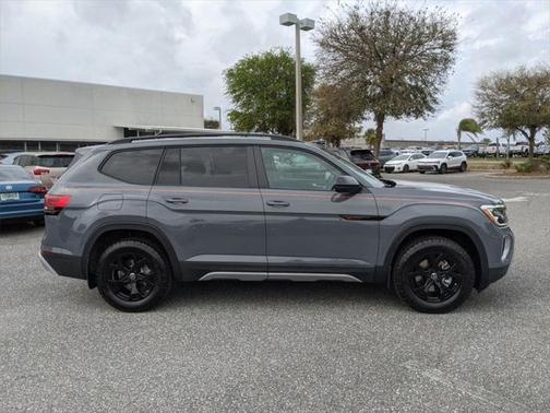 2025 Volkswagen Atlas 2.0T Peak Edition