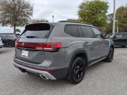 2025 Volkswagen Atlas 2.0T Peak Edition