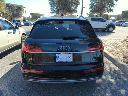 2023 Audi Q5 40 Premium Plus