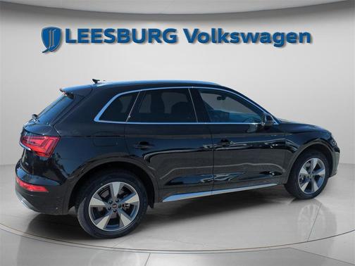 2023 Audi Q5 40 Premium Plus
