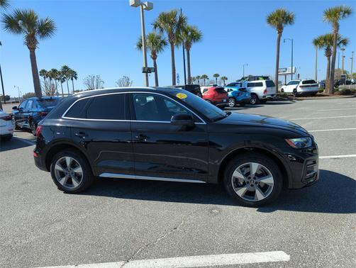 2023 Audi Q5 40 Premium Plus