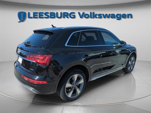 2023 Audi Q5 40 Premium Plus