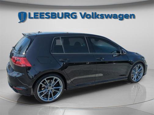 2017 Volkswagen Golf R 2.0T DSG