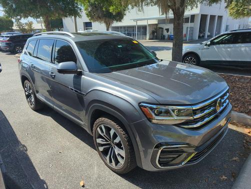 Platinum Gray Metallic 2022 Volkswagen Atlas 3.6L SEL Premium