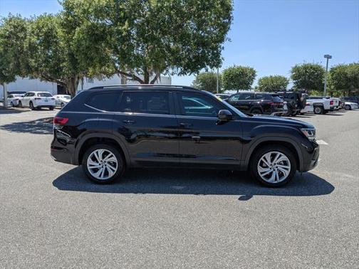 2022 Volkswagen Atlas 3.6L SE w/Technology