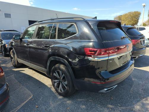 2024 Volkswagen Atlas 2.0T SE