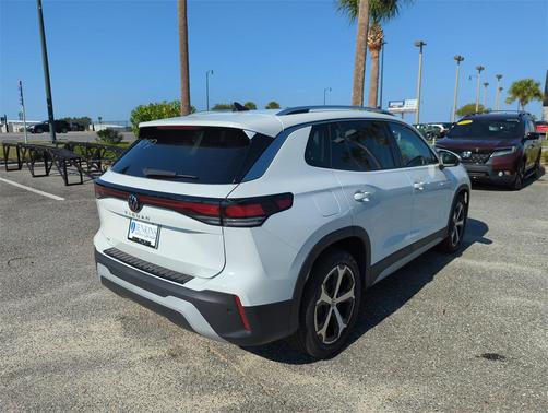 2025 Volkswagen Tiguan 2.0T SE