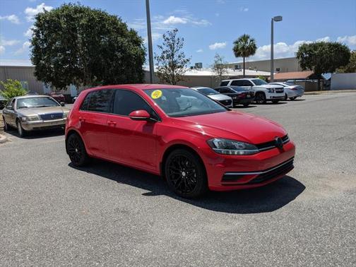 2018 Volkswagen Golf TSI S