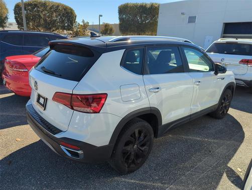 2023 Volkswagen Taos 1.5T SE