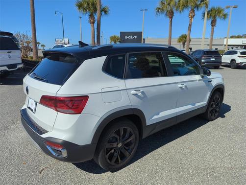 2023 Volkswagen Taos 1.5T SE