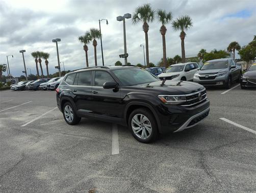 2022 Volkswagen Atlas 3.6L SE w/Technology