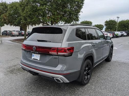 2025 Volkswagen Atlas 2.0T Peak Edition