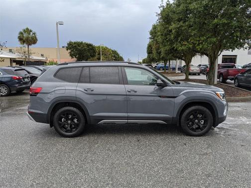 2025 Volkswagen Atlas 2.0T Peak Edition
