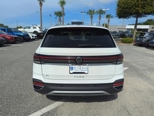 2025 Volkswagen Taos 1.5T SE