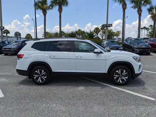 2025 Volkswagen Atlas 2.0T SE