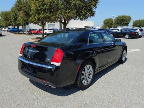 2022 Chrysler 300 Touring