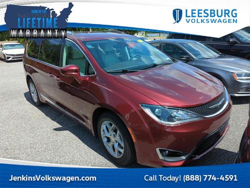 2017 Chrysler Pacifica Touring-L