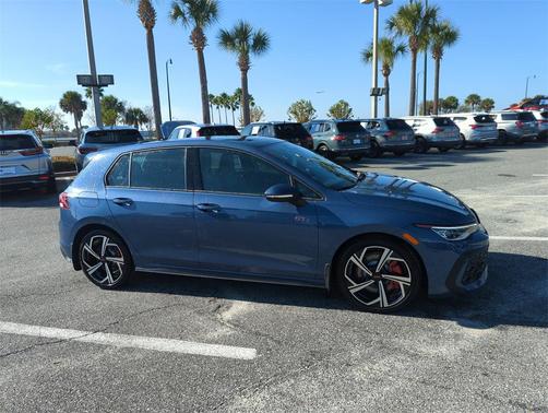 2026 Volkswagen Golf GTI 2.0T SE DSG