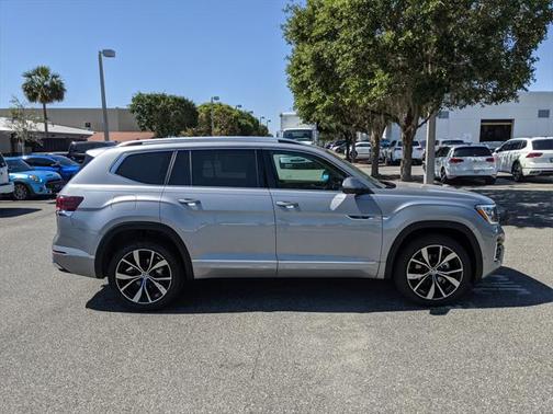 2025 Volkswagen Atlas 2.0T SEL Premium R-Line 4MOTION