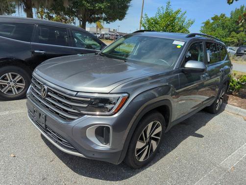 Pure Gray 2025 Volkswagen Atlas 2.0T SE w/Technology