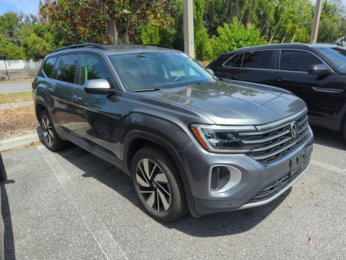 Pure Gray 2025 Volkswagen Atlas 2.0T SE w/Technology