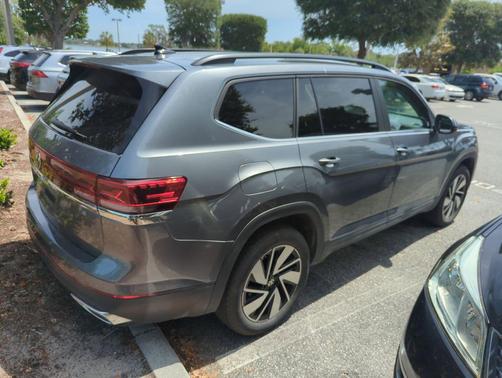 Pure Gray 2025 Volkswagen Atlas 2.0T SE w/Technology