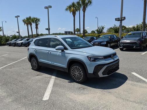 2025 Volkswagen Taos 1.5T SE