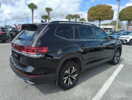 2025 Volkswagen Atlas 2.0T SE