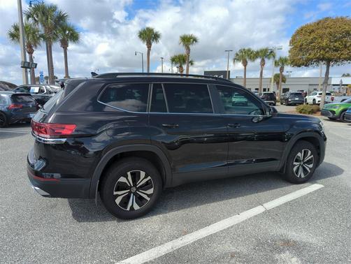 2025 Volkswagen Atlas 2.0T SE