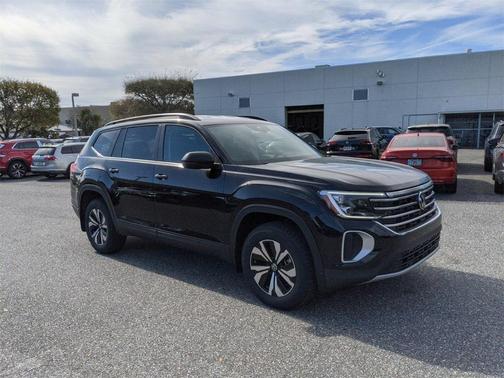 2025 Volkswagen Atlas 2.0T SE