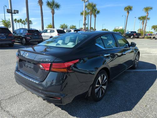 2021 Nissan Altima 2.5 SV