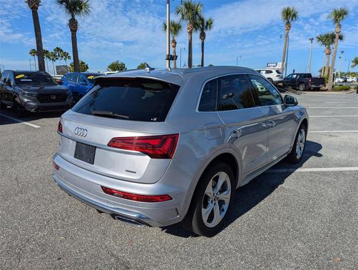 2022 Audi Q5 45 S line Premium Plus