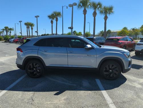 2024 Volkswagen Atlas Cross Sport 2.0T SE w/Technology