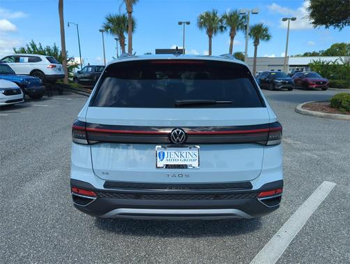 2025 Volkswagen Taos 1.5T SE