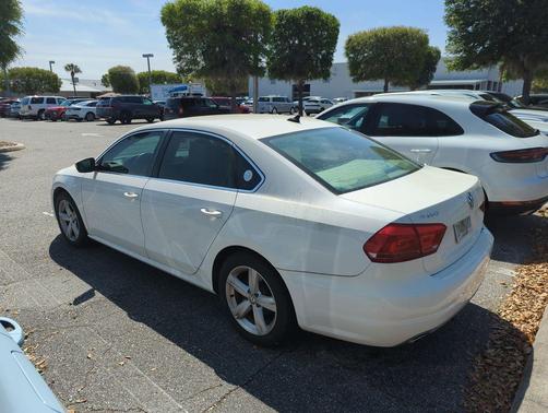 2014 Volkswagen Passat 1.8T Auto SE