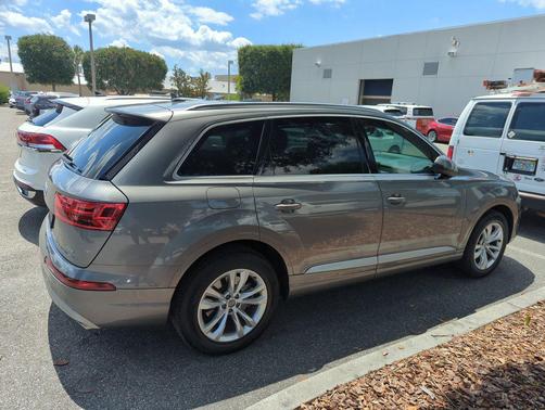Gray 2018 Audi Q7 2.0T Premium Plus