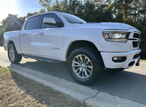 Bright White Clearcoat 2022 RAM 1500 Laramie