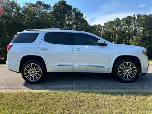 2022 GMC Acadia Denali