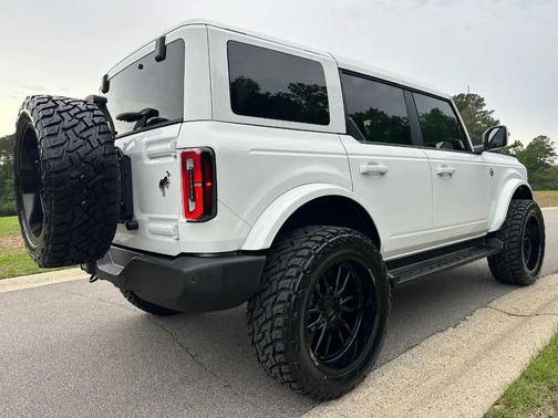 OXFORD WHITE 2025 Ford Bronco Outer Banks