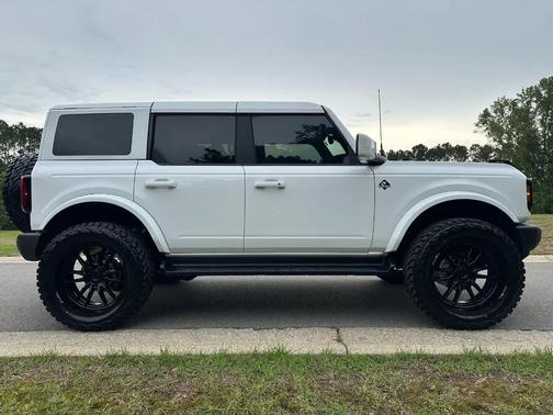 OXFORD WHITE 2025 Ford Bronco Outer Banks