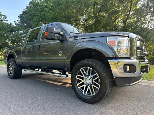 MAGNETIC 2016 Ford F-250 XLT