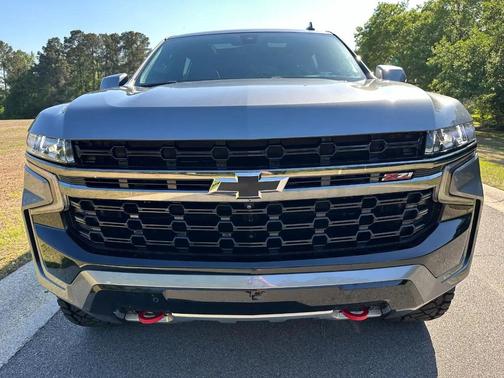 Satin Steel Metallic 2022 Chevrolet Suburban 4WD Z71