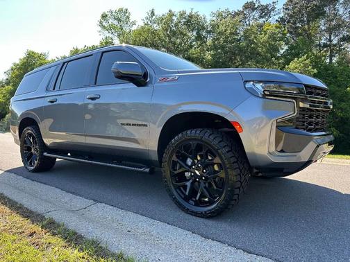 Satin Steel Metallic 2022 Chevrolet Suburban 4WD Z71