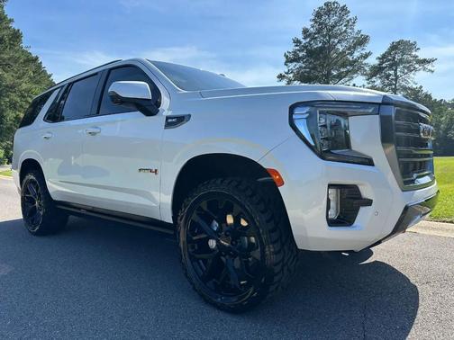 White Frost Tricoat 2024 GMC Yukon 4WD AT4
