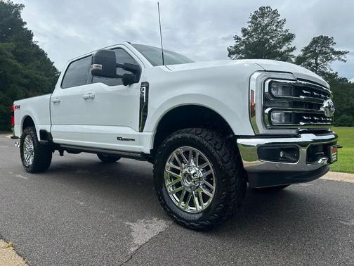 OXFORD WHITE 2025 Ford F-250 Lariat