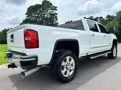 Summit White 2018 GMC Sierra 2500 SLT